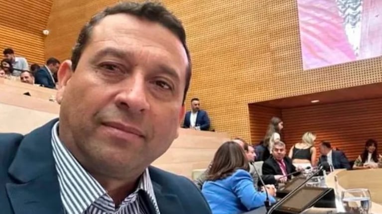 Cañito Flores presentó su renuncia indeclinable como legislador provincial.