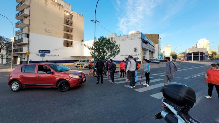 Caos en el centro de Córdoba: piqueteros marcharon por alimentos