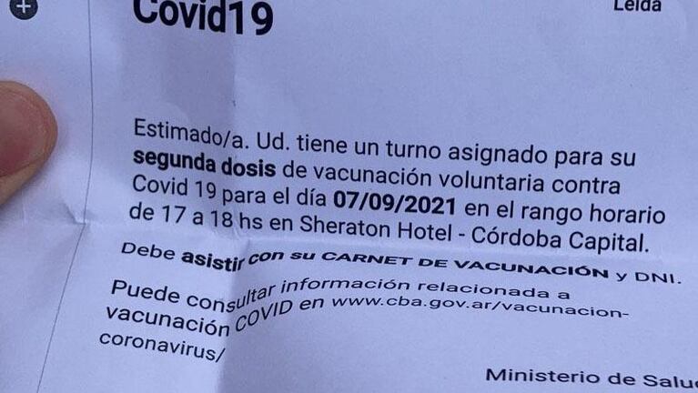 Caos por la vacunación en el Sheraton: múltiples quejas de personas que tenían turno