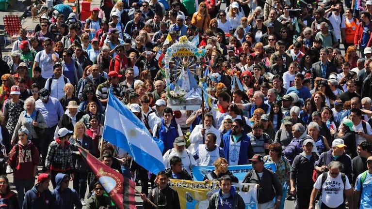 Cardenal Poli: "No seamos indiferentes ante la pobreza"