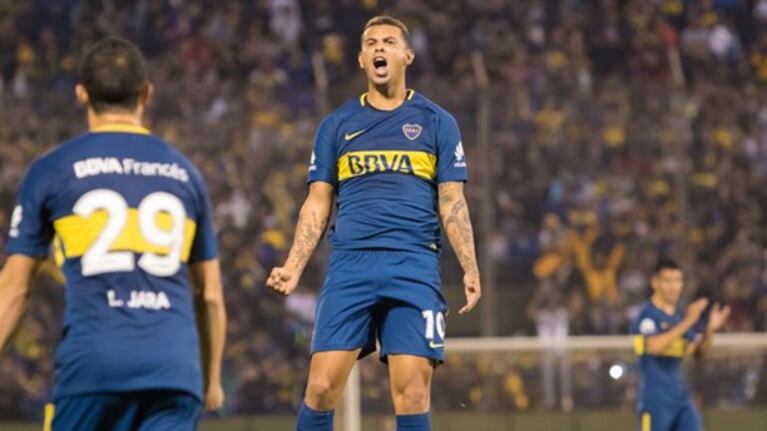 Cardona debutó oficialmente y fue la figura de Boca.