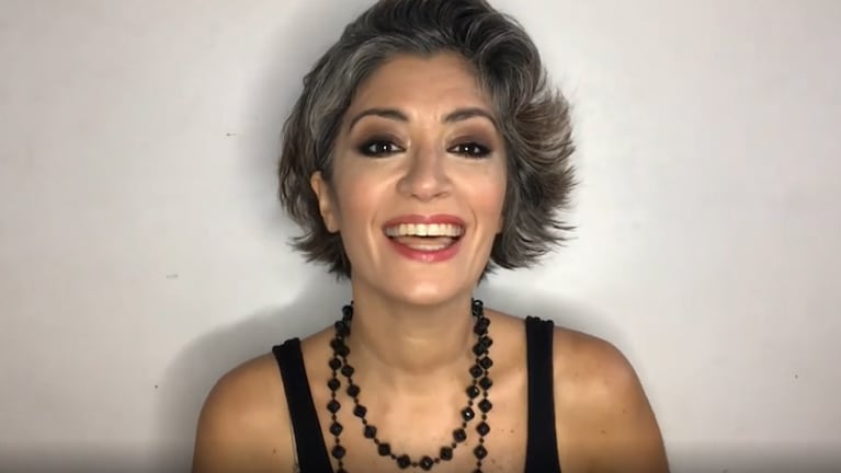 Carla Conte sorprendió en redes sociales con un cambio de look.