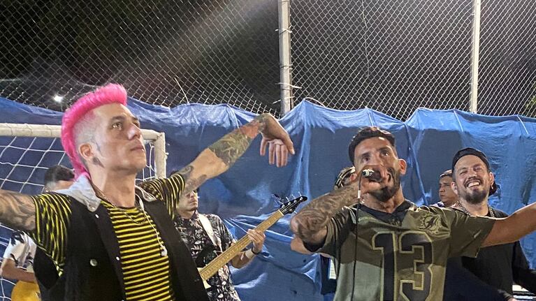 Carlitos cantó, bailó y se emocionó en la fiesta familiar con Monada. Foto: Dahy Terradas.