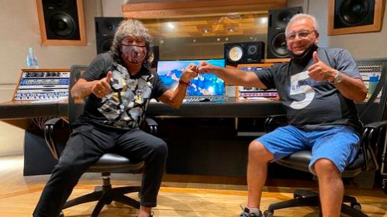 Carlitos y Ricardo en La Cueva, el estudio de los Jiménez.