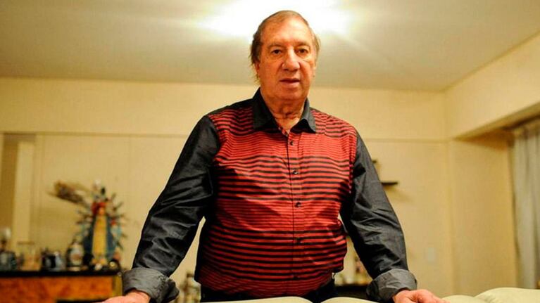 Carlos Bilardo tiene 82 años.