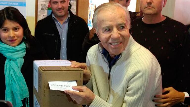 Carlos Menem ganó las PASO en La Rioja, pero debe esperar.