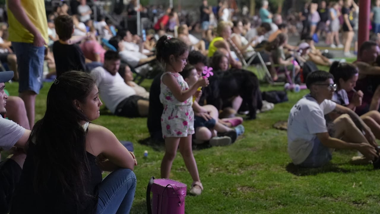 Carlos Paz disfrutó de la apertura de la temporada turística.