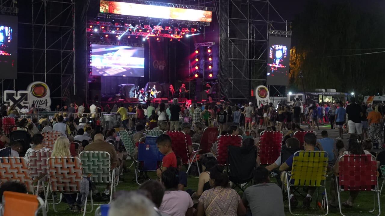 Carlos Paz disfrutó de la apertura de la temporada turística.