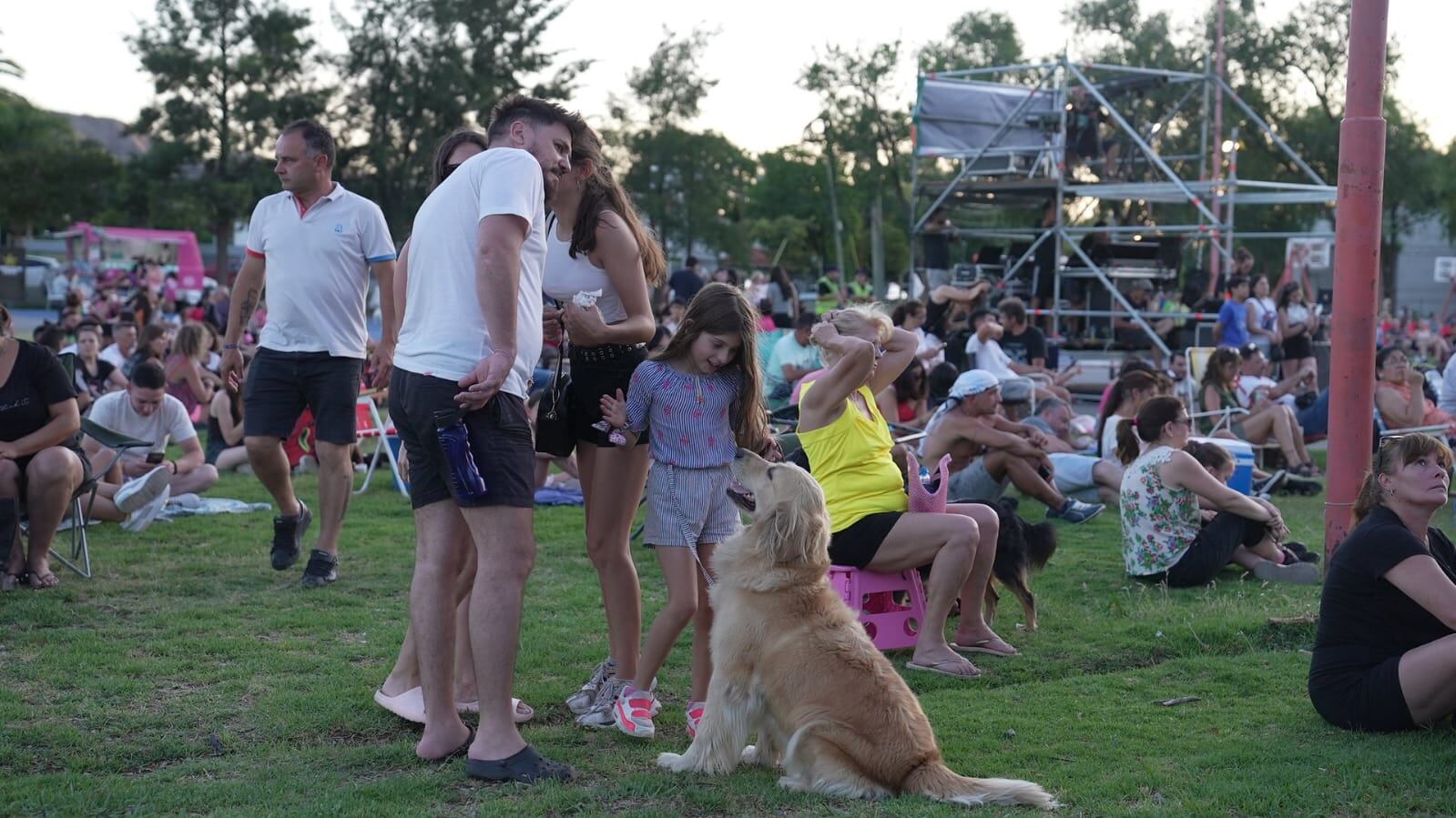 Carlos Paz disfrutó de la apertura de la temporada turística.