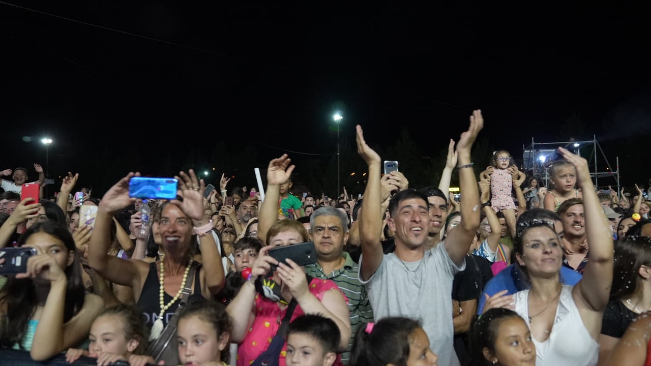 Carlos Paz disfrutó de la apertura de la temporada turística.