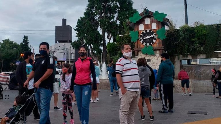 Carlos Paz: los turistas coparon la peatonal en el último sábado de enero