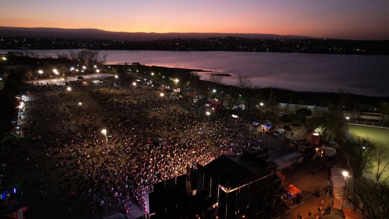 Carlos Paz recibió miles de jóvenes para recibir la primavera. Foto: Secretaría de Turismo de Carlos Paz.