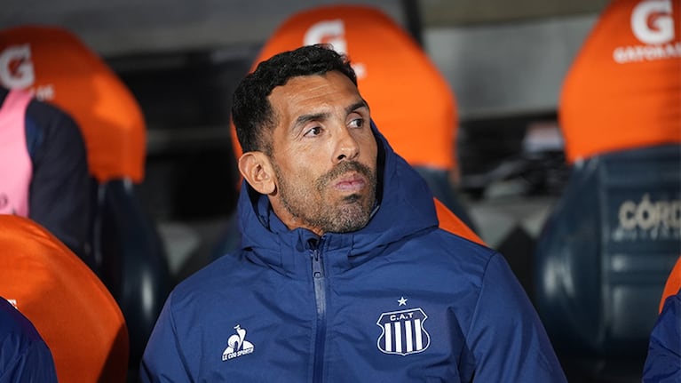 Carlos Tevez dejó de ser DT de Talleres.