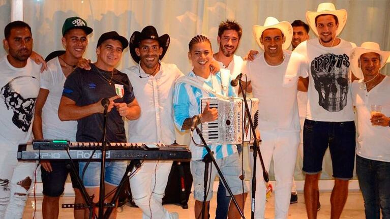 Carlos Tevez y el festejo de su cumpleaños.