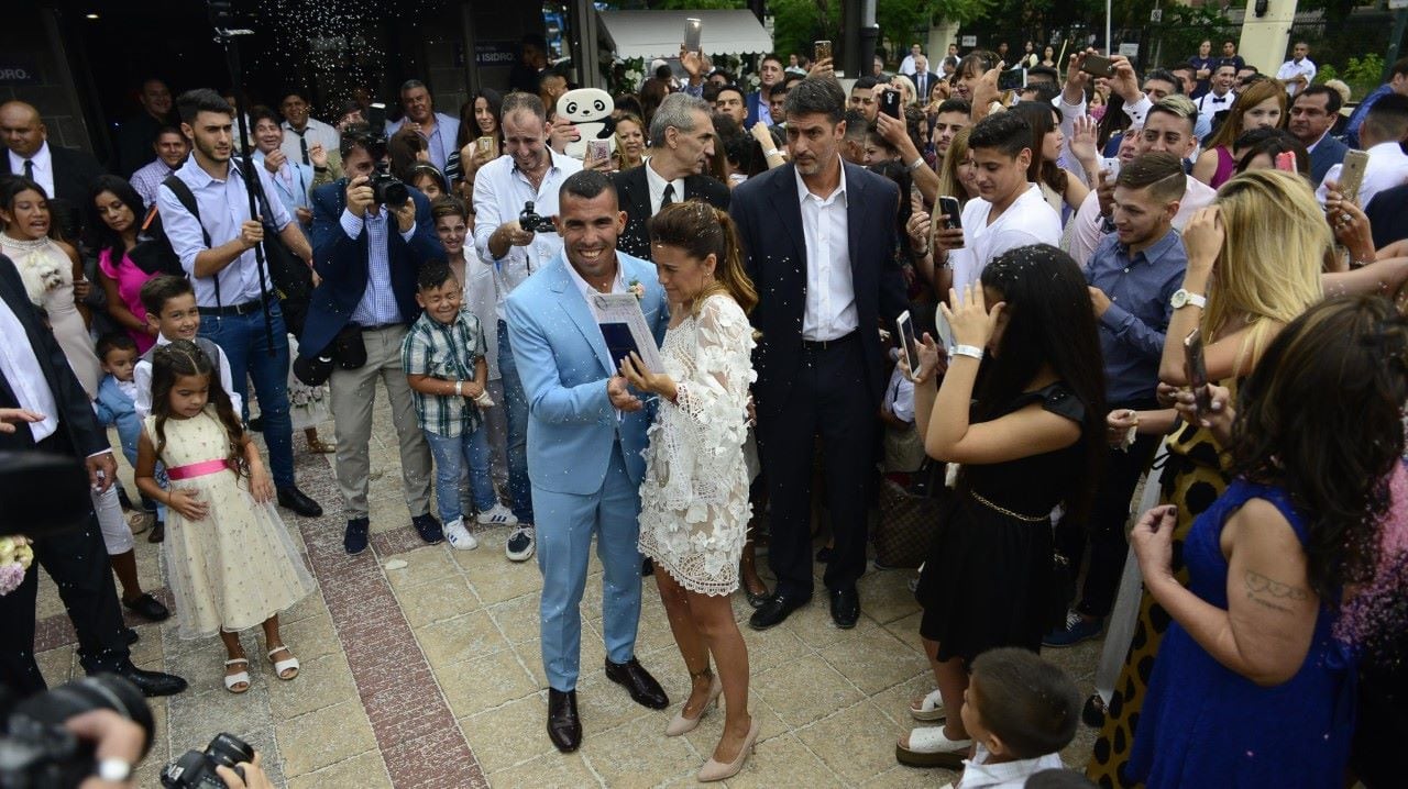 Carlos y Vanesa Tevez ya son marido y mujer. Foto: Clarín.