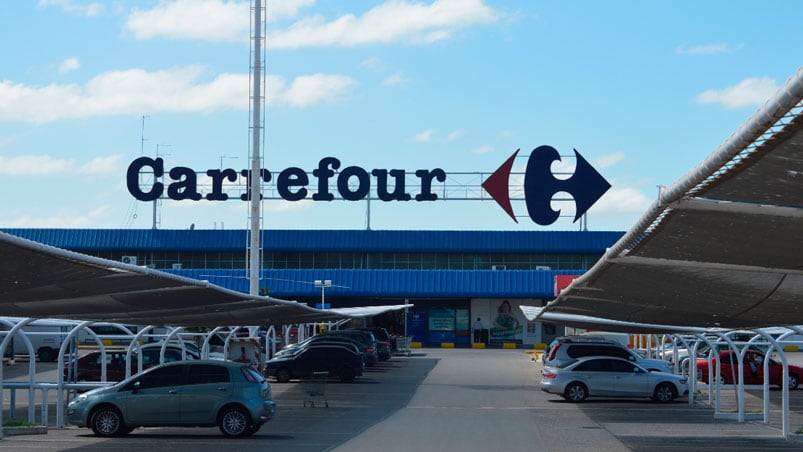 Carrefour pidió disculpas y prometió eliminar el cartel.