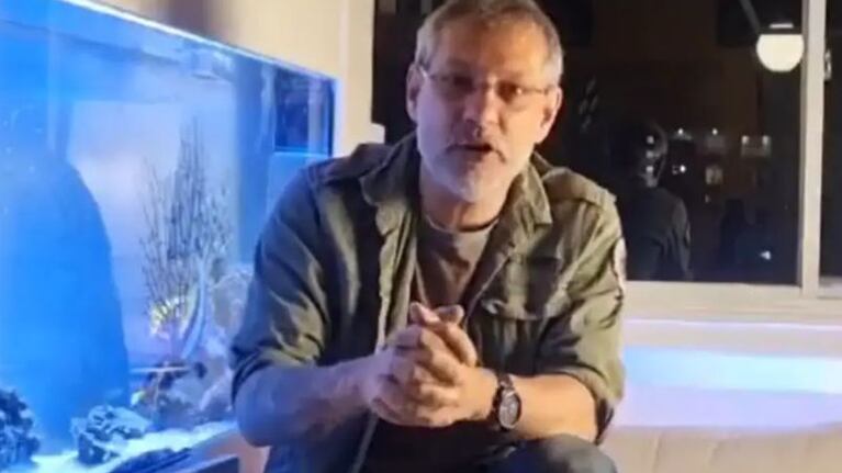 Cartañá brindó una charla en vivo por Instagram, pero un raro episodio se llevó las miradas.