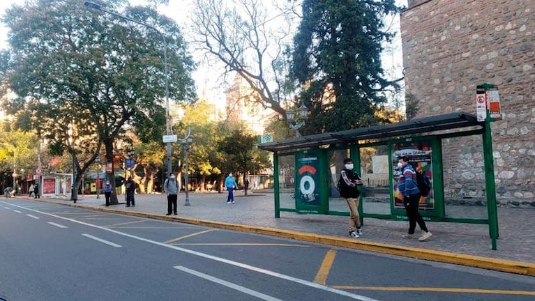 Caserio culpó a Llaryora del paro de colectivos y de "apretar" al Presidente