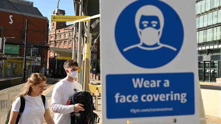 Casos récord y barbijos: qué se sabe de la nueva variante de gripe H3N2 que alerta a Europa