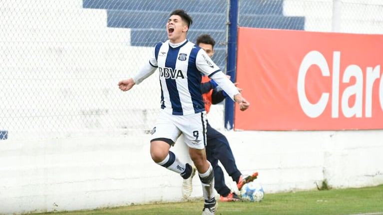 Catriel Sánchez lo grita con el alma. Metió un doblete para salir campeón.
