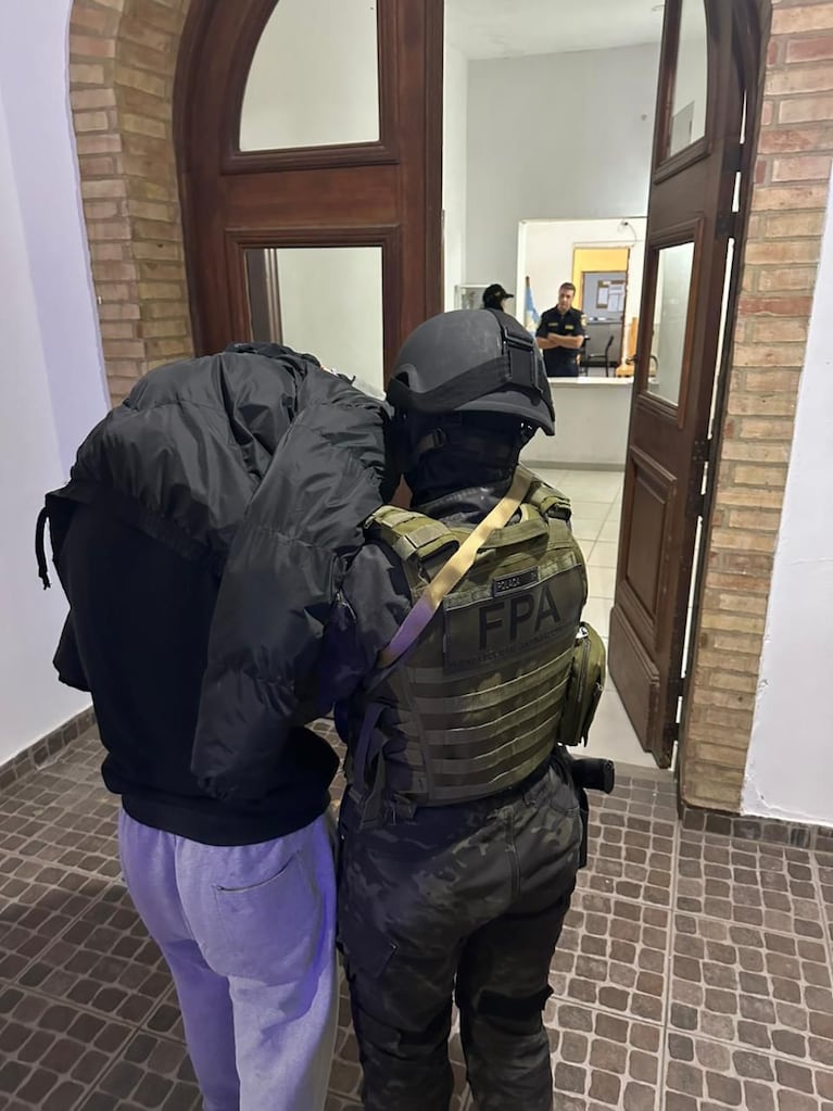 Cayeron dos hermanos y la pareja de uno de ellos por delivery de drogas en Córdoba