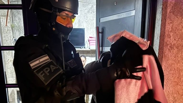 Cayeron un hombre y una mujer por vender cocaína y marihuana.
