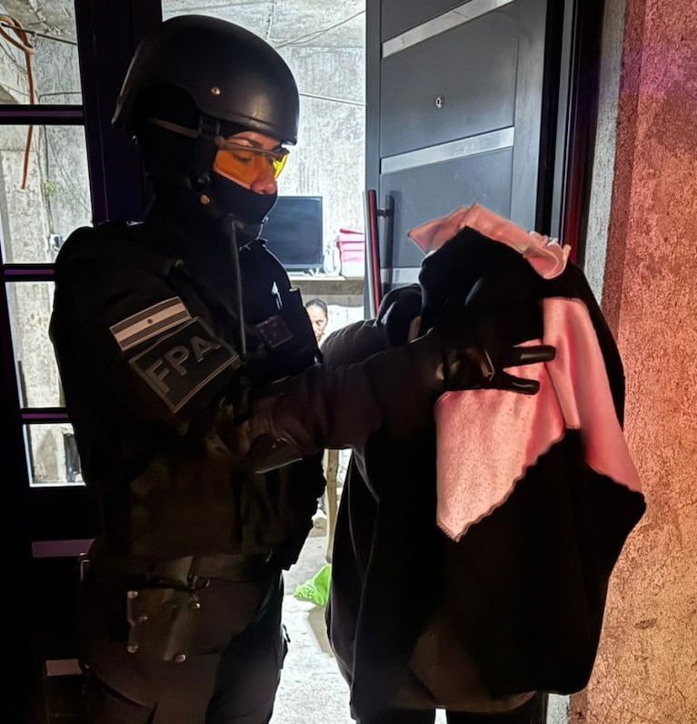 Cayeron un hombre y una mujer por vender cocaína y marihuana.