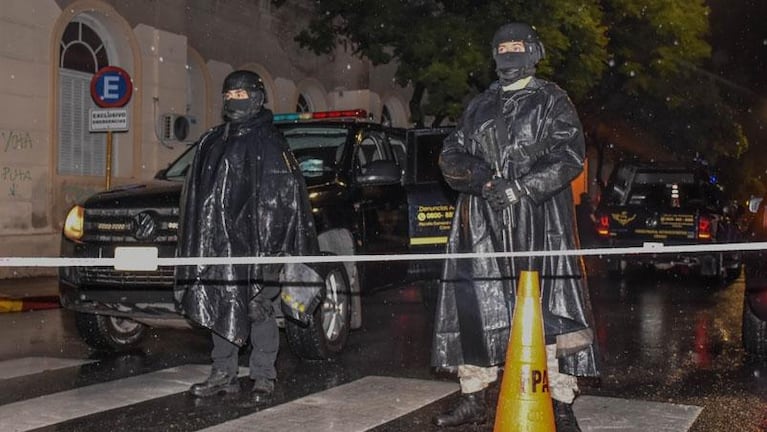 Cayó banda narco en Córdoba: repartían droga en taxi y dos motos de delivery trucho