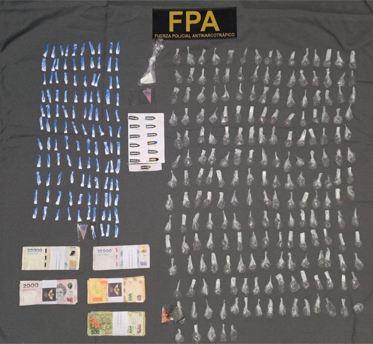Cayó banda narco familiar que operaba en zona de escuelas y plazas: tenían miles de dosis de drogas