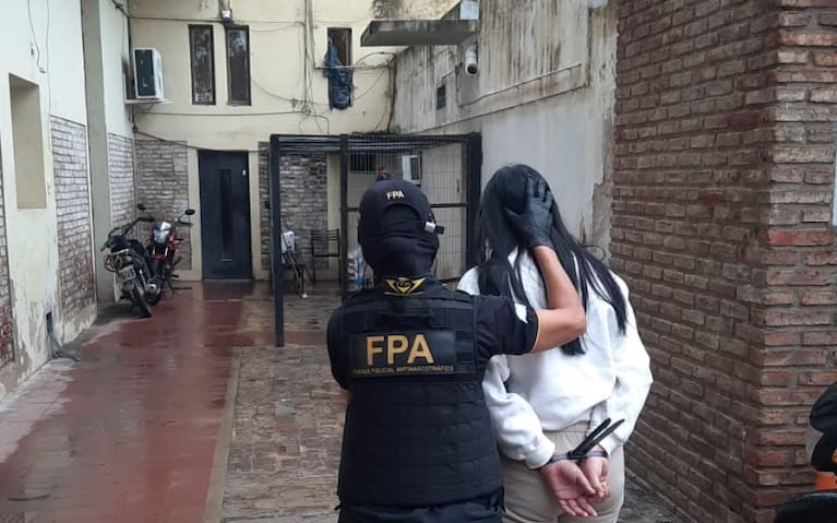 Cayó banda narco manejada por un preso desde una cárcel de Córdoba: hay dos detenidas