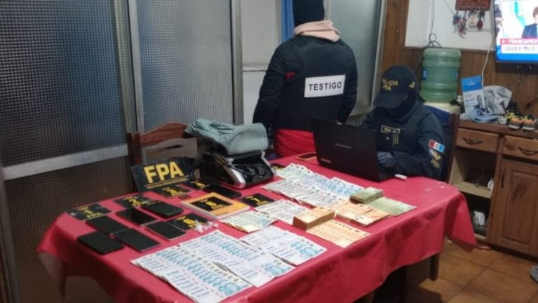Cayó poderosa banda narco familiar de Córdoba: tenían cocaína, autos de alta gama, plata y cheques