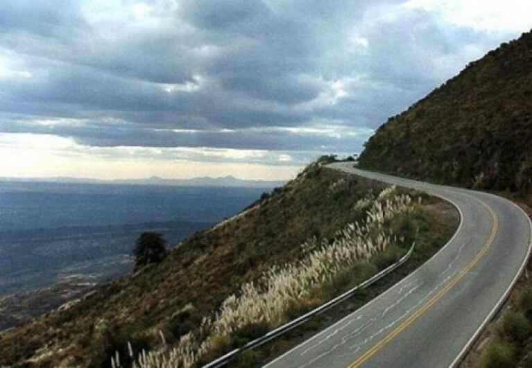 Cayó por un barranco de 15 metros y salió ileso en las Altas Cumbres