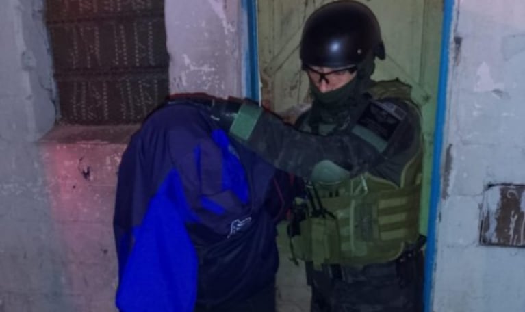 Cayó un clan narco familiar en Córdoba: madre, hijo y padrastro detenidos con cocaína y marihuana