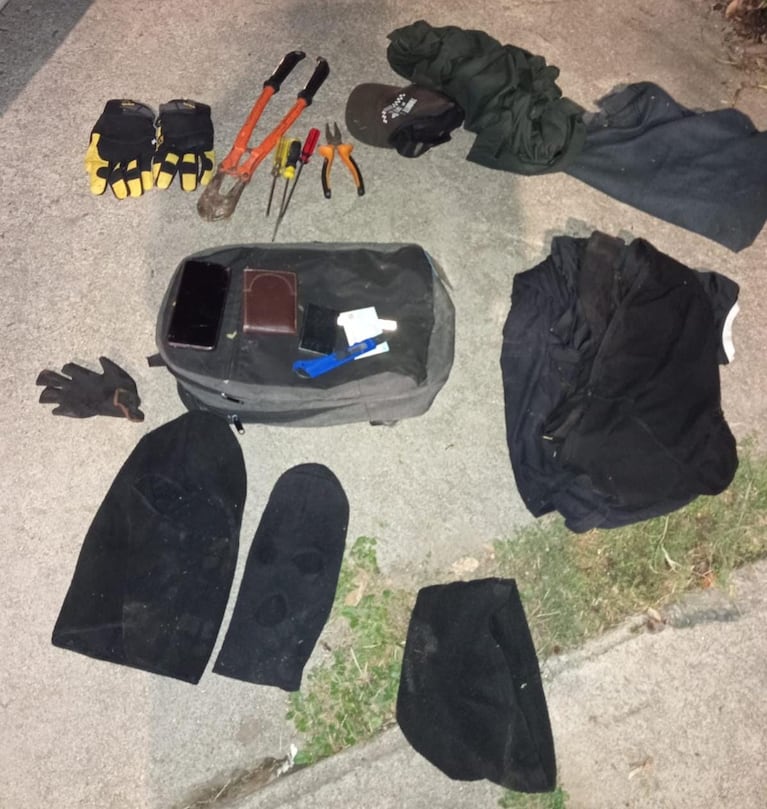 Cayó una banda que acababa de robar una casa de country y estaba por asaltar a un motociclista