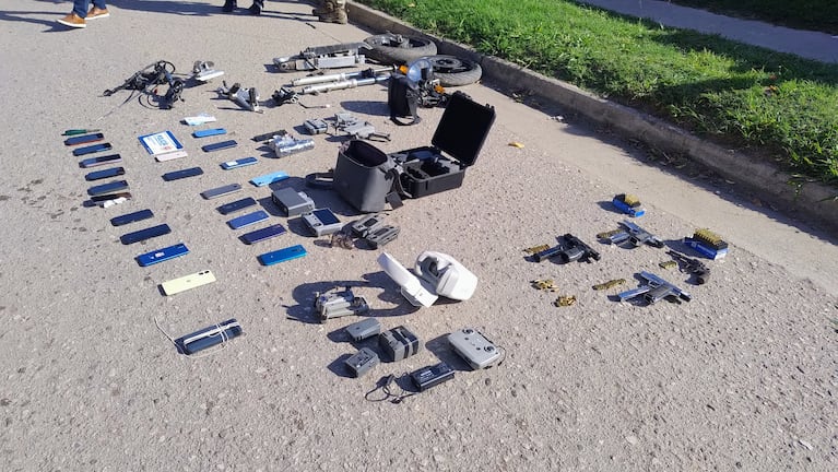 Cayó una banda que metía celulares y drogas en la cárcel mediante el uso de drones.