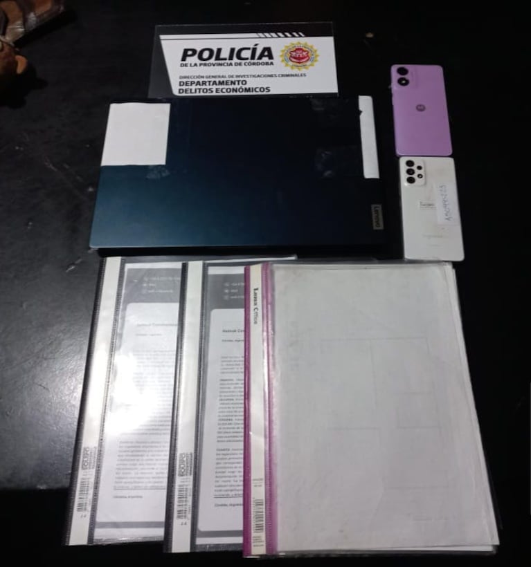 Cayó una familia de estafadores en Córdoba: vendían casas prefabricadas y nunca más las hacían