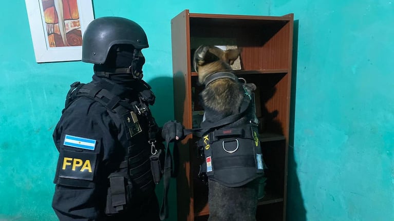 Cayó una pareja narco mientras vendía droga a metros de una escuela de Córdoba