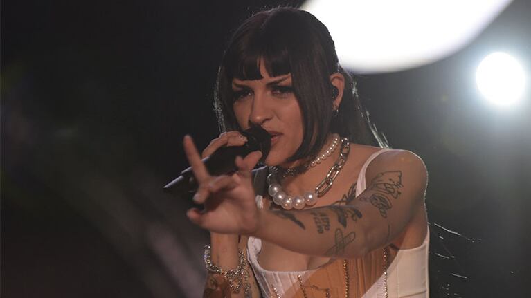 Cazzu no se guardó nada en el escenario "Mona Jiménez". Foto: ElDoce.tv/ Lucio Casalla.