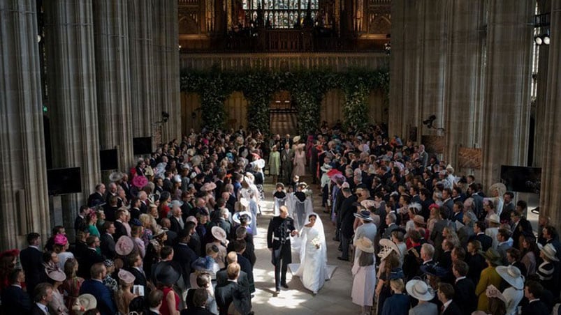 Celebridades, mucho público y glamour en las inmediaciones del castillo de Windsor.