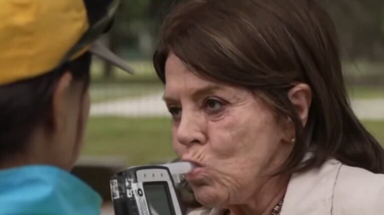 Celia y “una copita”: la insólita reacción de una mujer antes de dar positivo de alcoholemia