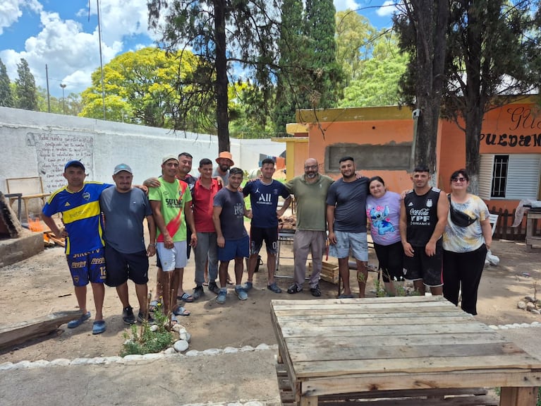 Cena solidaria en Córdoba con el cura Oberlin.