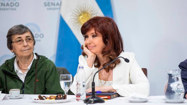 CFK reveló que la llamó el papa Francisco. 