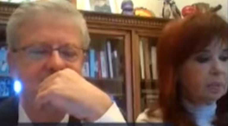CFK siguió la audiencia junto a su abogado y casi no apareció en cámara.