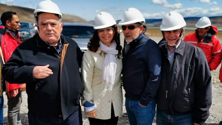 CFK y Caserio en el relanzamiento de la central eléctrica.