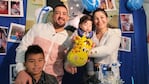 Chapita Gutiérrez feliz con su familia en el festejo de cumpleaños de Aarón