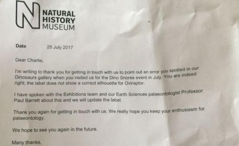 Charlie, el niño que corrigió a un importante museo en Londres