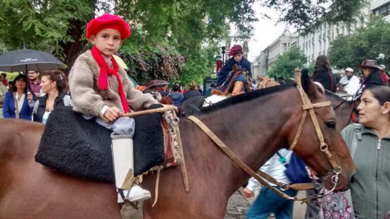 Chicos y grandes participan de la Cabalgata Brocheriana. Foto: Córdoba Turismo.
