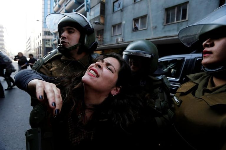 Chile: Incidentes en protesta por Maldonado en el consulado argentino