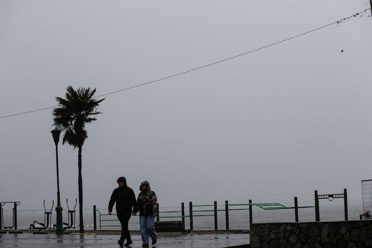 Chile se prepara para la llegada de olas de alrededor de tres metros de altura. REUTERS/Juan Gonzalez