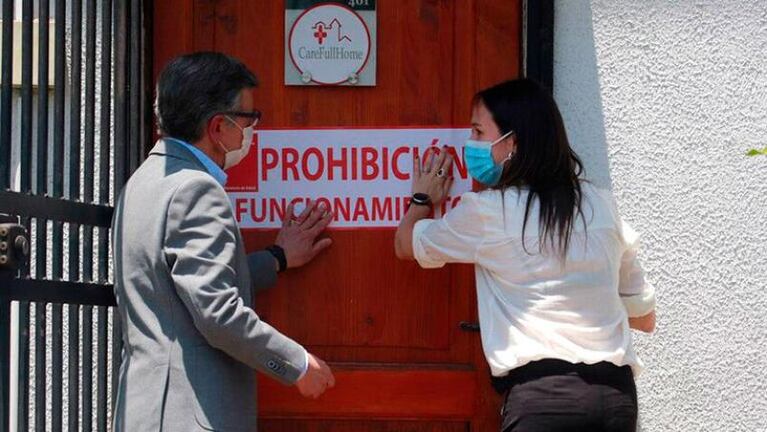 Chile: una clínica truchaba certificados negativos de COVID-19 y los vendía